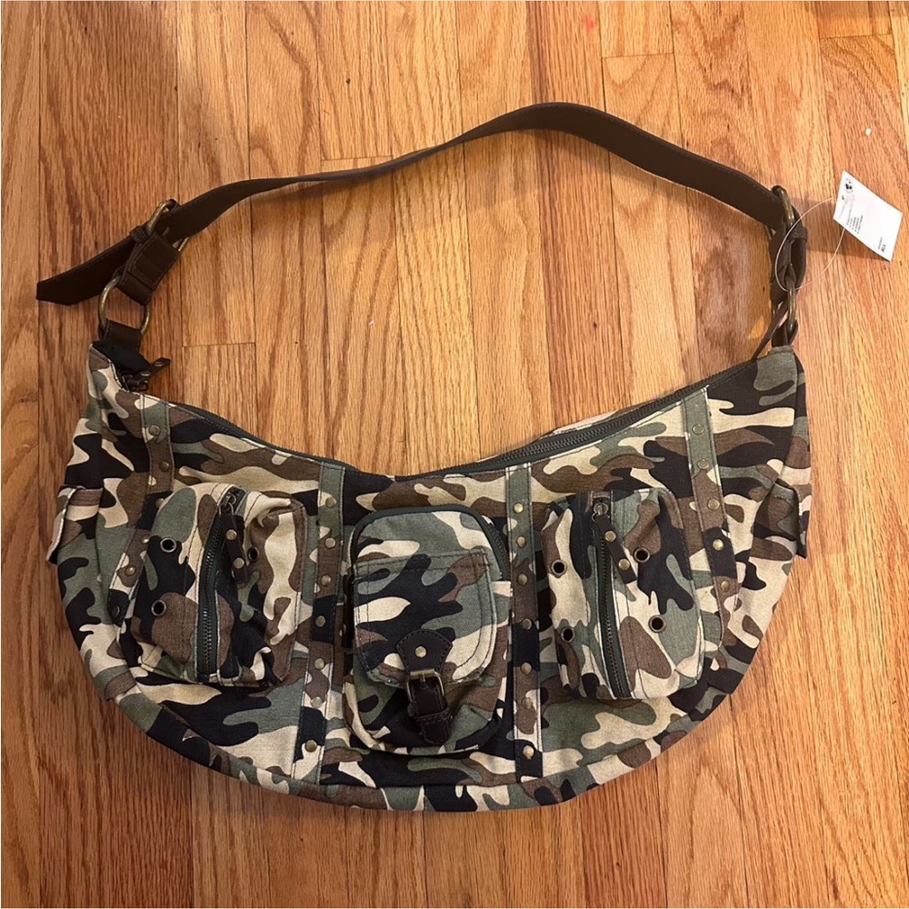 Brand new BDG camo purse